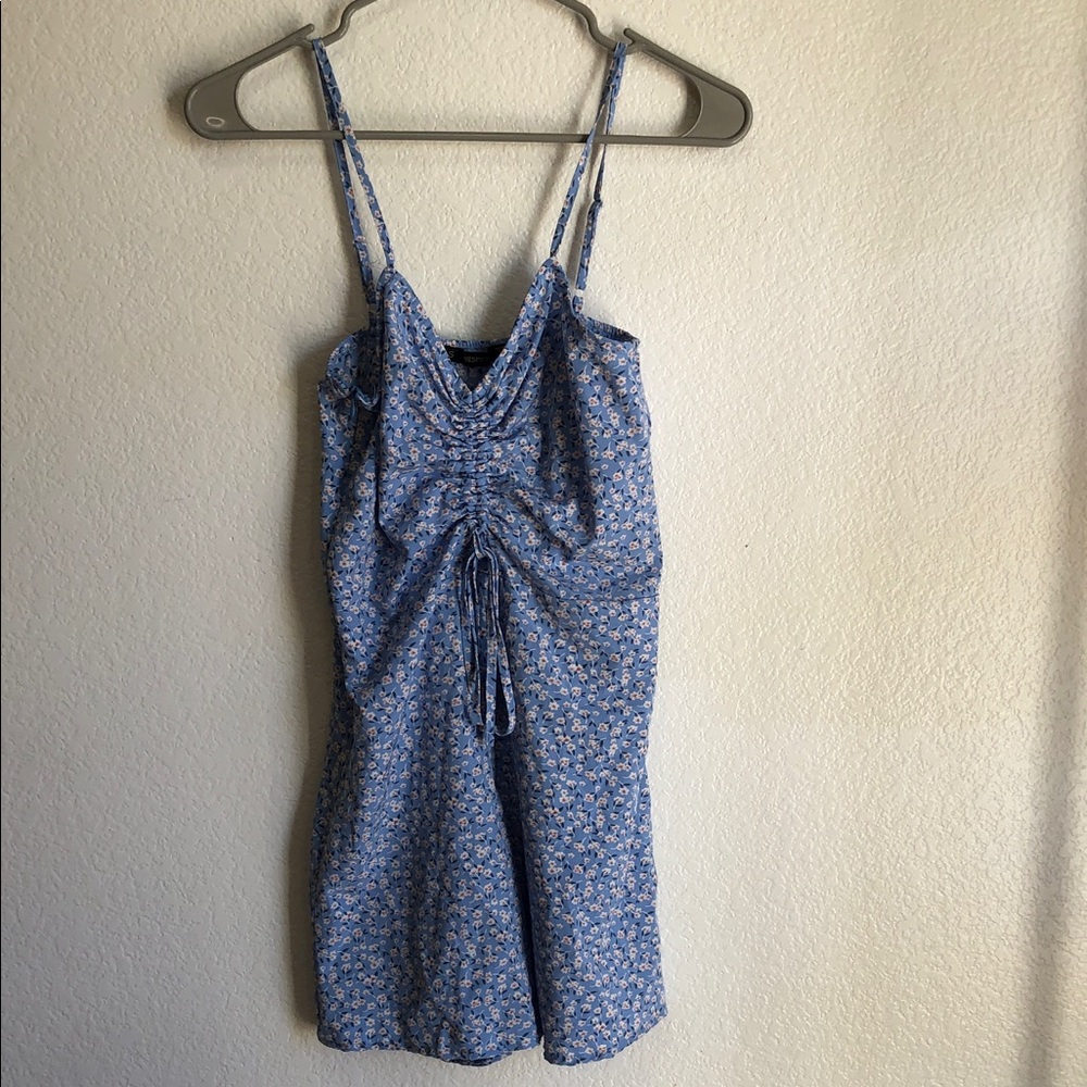 3/10 Floral Blue Women's floral sleeveless romper size small